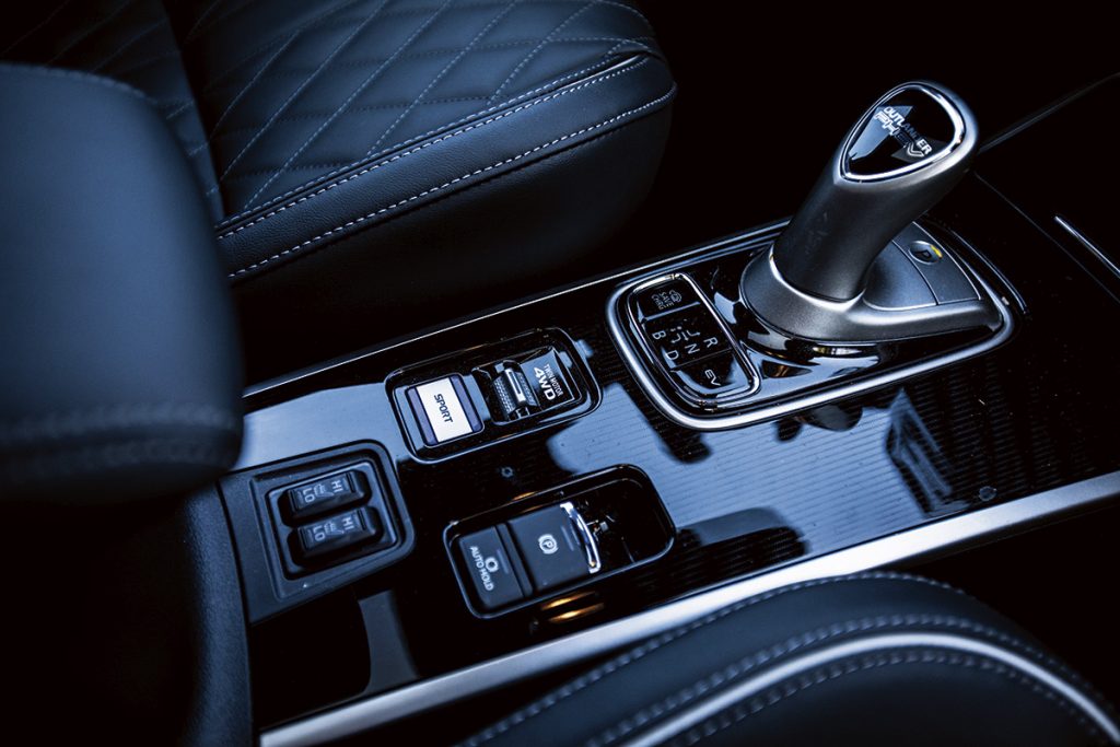 Katumaasturi kulkee sähköllä