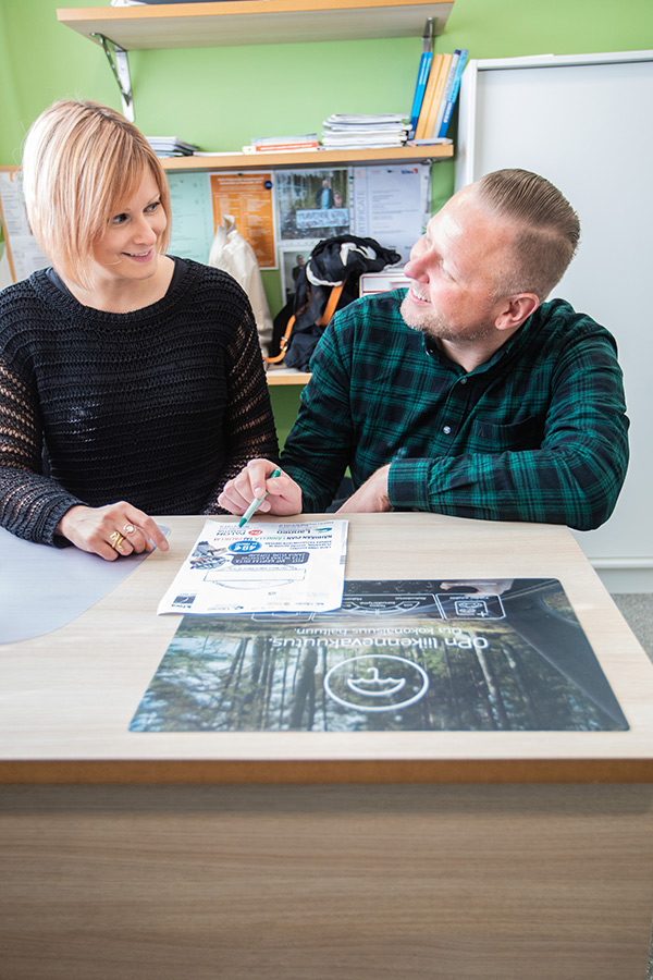 Katsastusyrittäjänä toimivat kaksi sisarusta