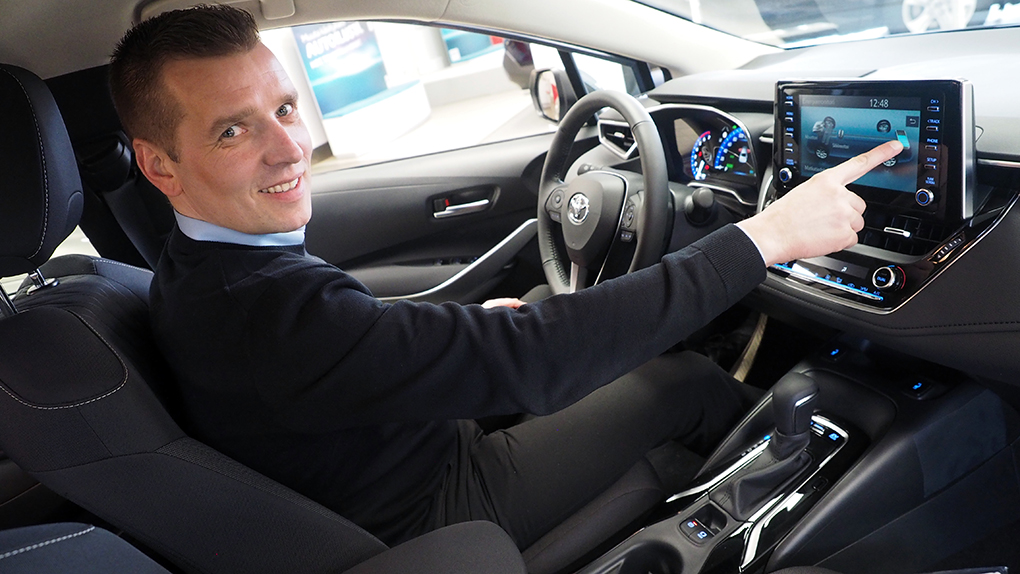 rahoituksella Toyota Corolla Hybrid