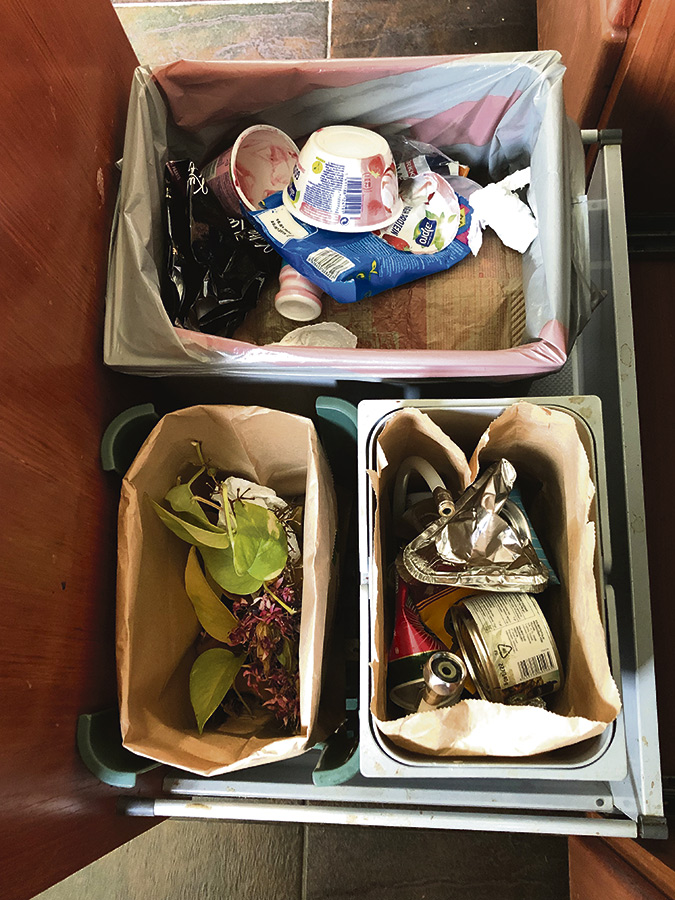 Keittiön roskavaunu