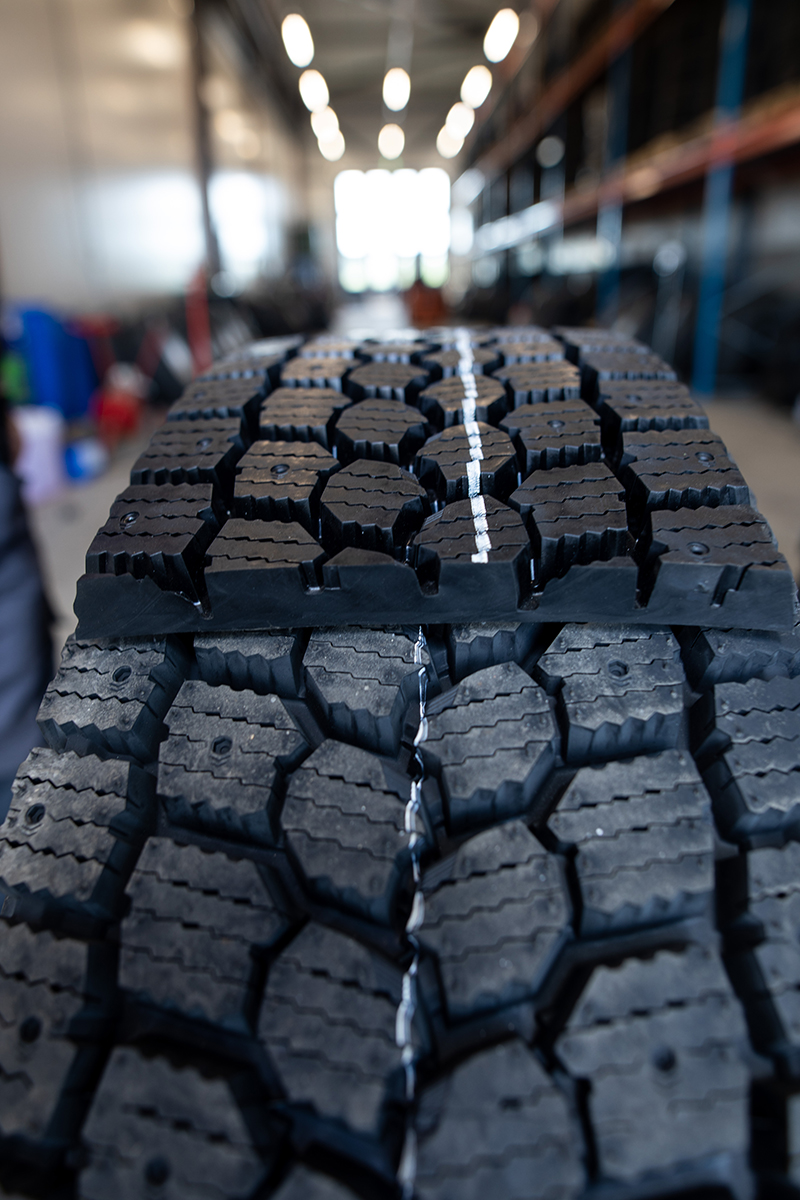 Rengasmesta pinnoitettu rengas