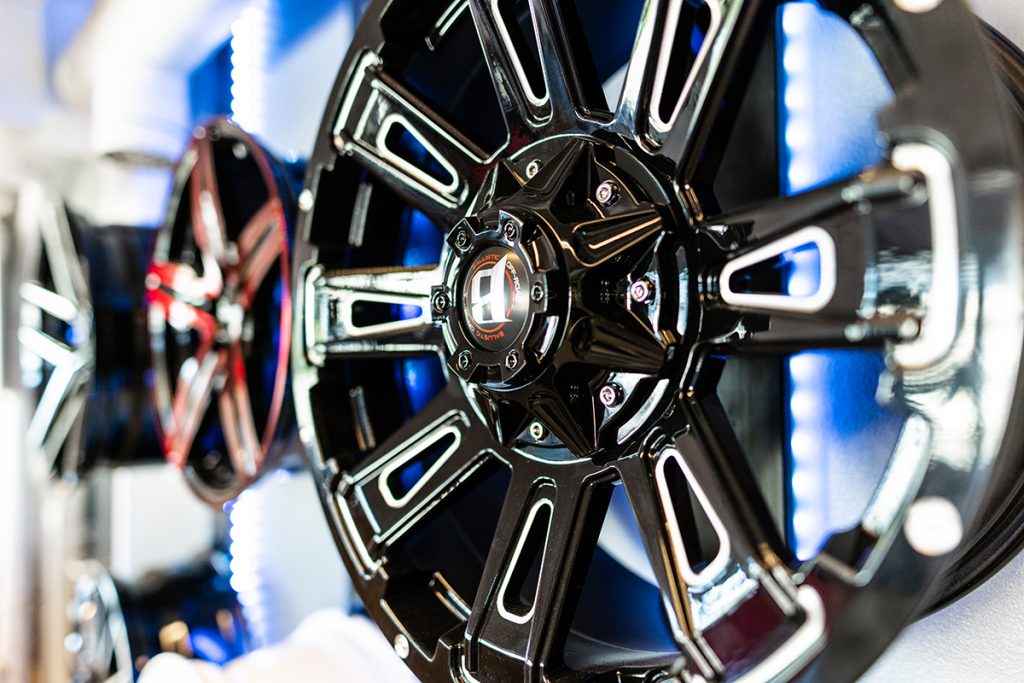 Seinäjoen Kumi Oy:ssa myydään renkaita ja vanteita