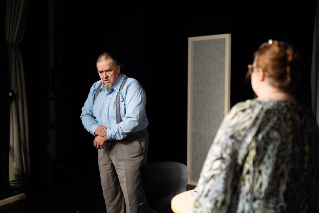 näyttelijä Jouko Mäkinen Kortesjärven Ylikylän nuorisoseura