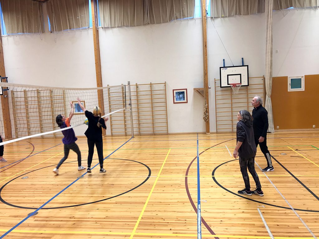 ukrainalaisten auttaminen