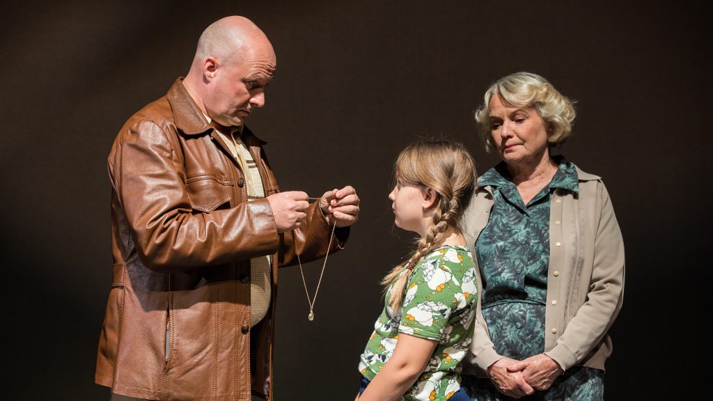 Patruunatehdas-näytelmä