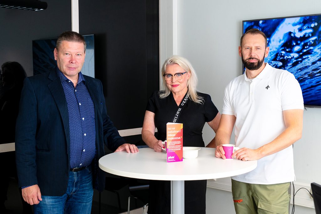 Lakea Oy:n Jari Halla-aho, Vaasan Suviportti Oy:n Susanna Haanpää ja kiinteistöpalvelut Luotsi Oy:n Marco Hautaviita ovat tyytyväisiä Teirinkadun toimivaan yhteistyöhön