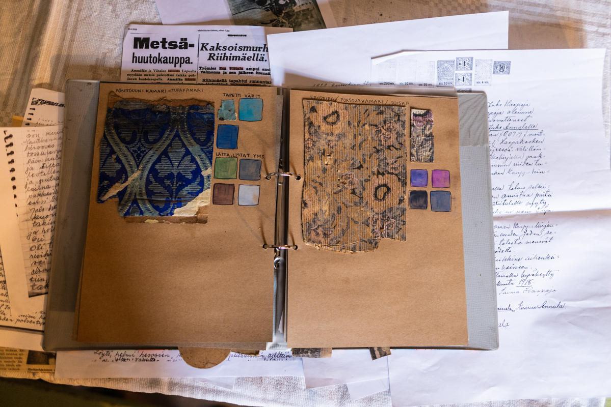 vanhat tapetit kansiossa